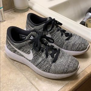 NIKE FLYKNIT RUNNING SHOES